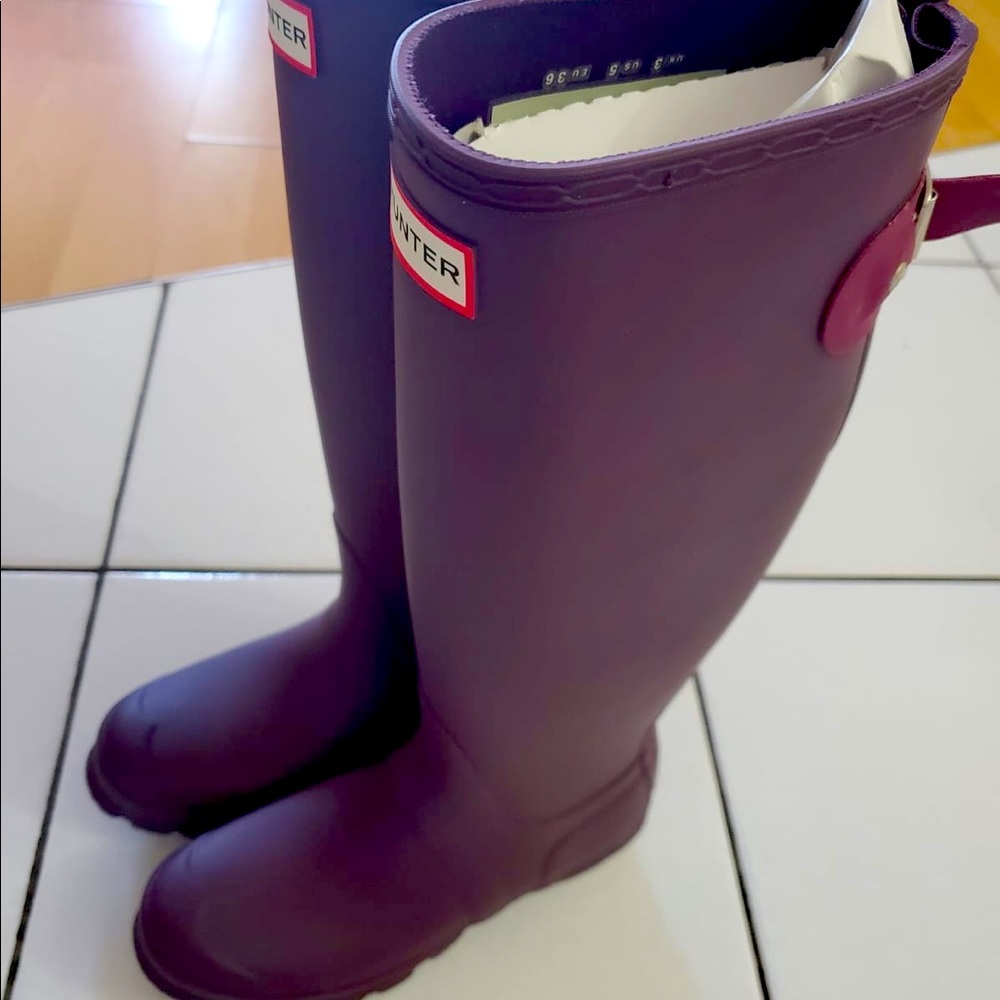 Women’s Tall Back Adjustable Hunter Boots: Purple